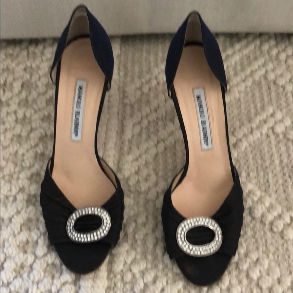 Manolo Blahnik open toe pump 38 purple shimmer